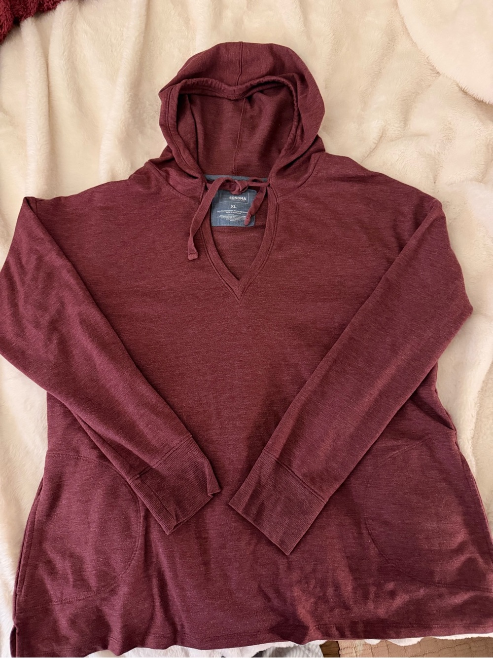 Sonoma Goods For Life | Burgundy V-neck hoodie | Drawstings and SIDE POCKETS :)